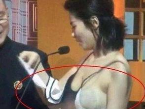 国产露双乳吃奶视频激凹,网络尺度与道德底线