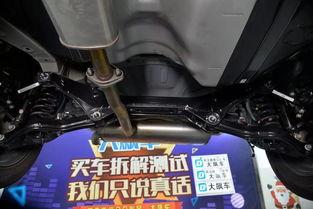 国产车底盘打胶视频