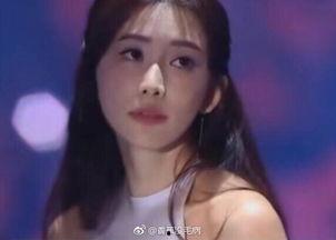 国产美女紫薇手污视频